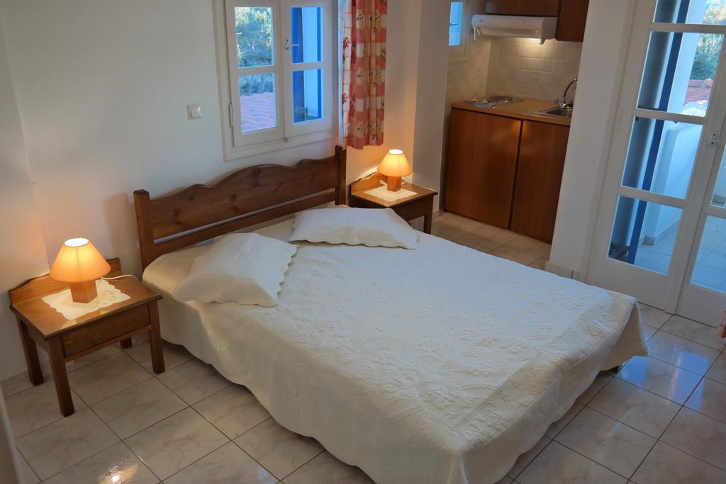 Mina'S Studios In Naxos Island Agios Prokopios  Room photo