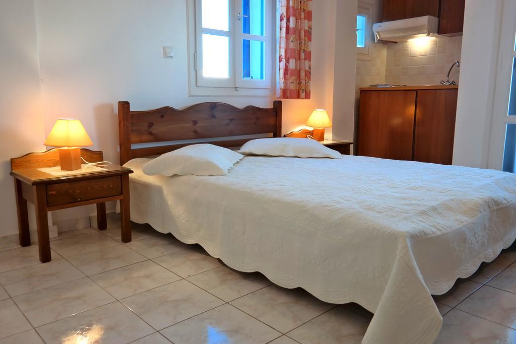 Mina'S Studios In Naxos Island Agios Prokopios  Room photo
