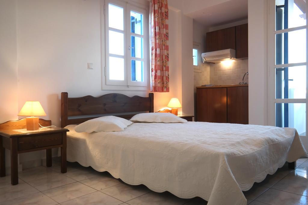 Mina'S Studios In Naxos Island Agios Prokopios  Room photo