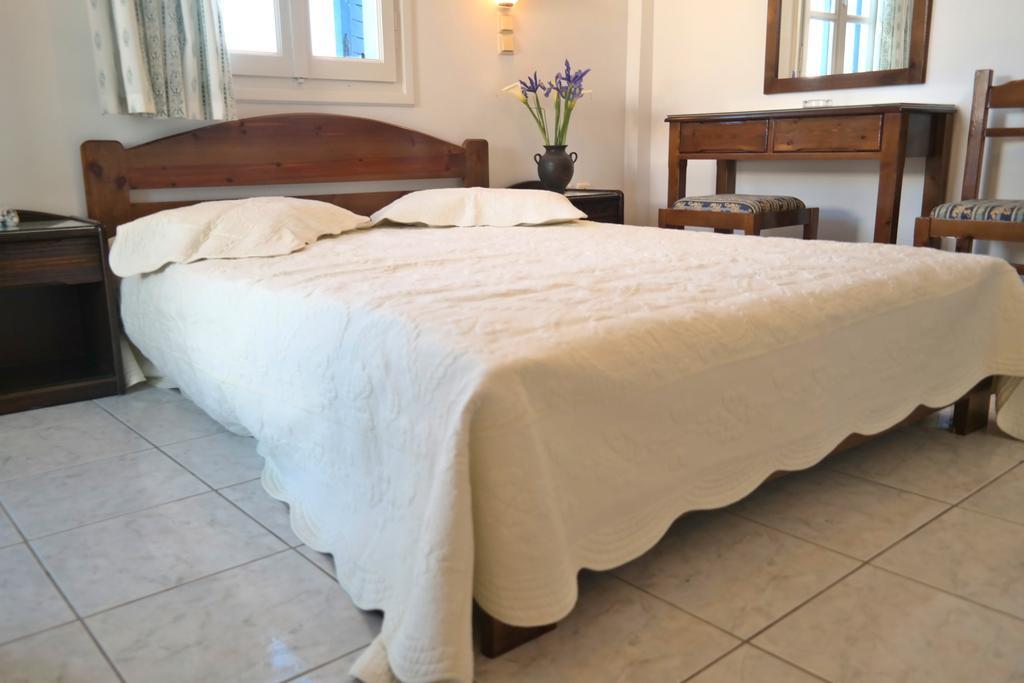 Mina'S Studios In Naxos Island Agios Prokopios  Room photo