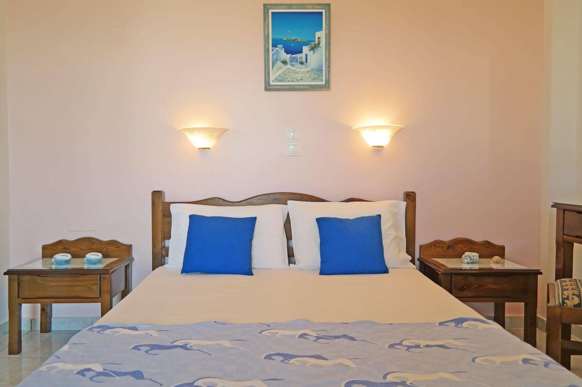 Mina'S Studios In Naxos Island Agios Prokopios  Exterior photo